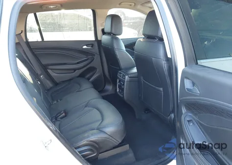 2018 Buick Envision Essence z USA, uszkodzony, nr VIN LRBFX2SA9JD116247